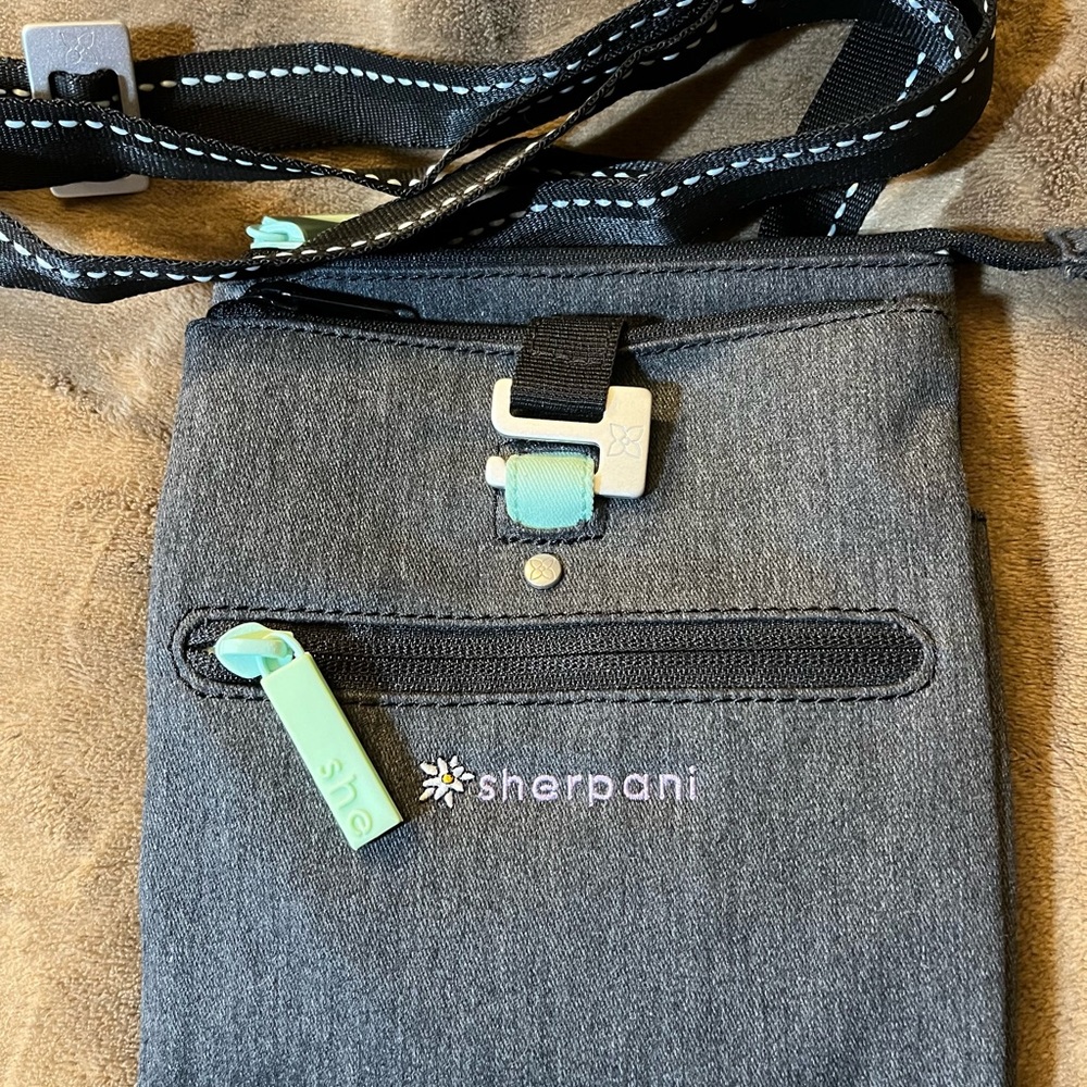 Sherpani crossbody purse NWT